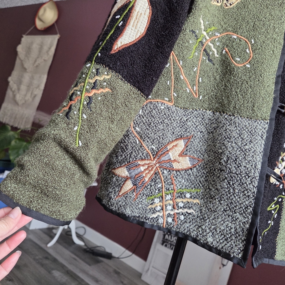 Vintage Embroidered Patchwork Jacket Boho Artsy Streetwear Textured Statement - Picture 4 of 9
